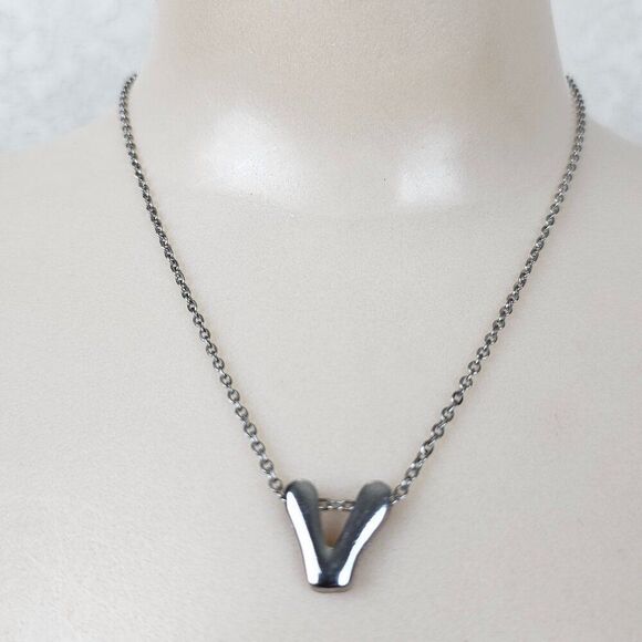Vintage Sarah Coventry Initial V Pendant Silver Tone Chain Choker Necklace‎ - Picture 1 of 11